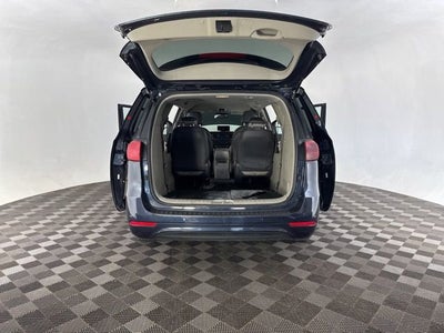 2017 Kia Sedona LX