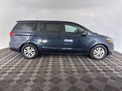 2017 Kia Sedona LX