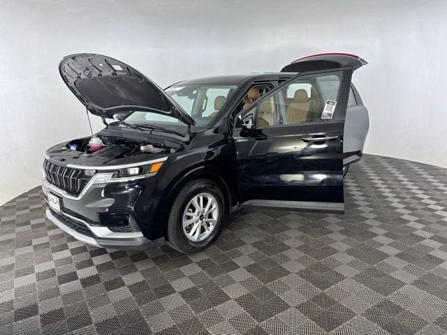 2023 Kia Carnival LX