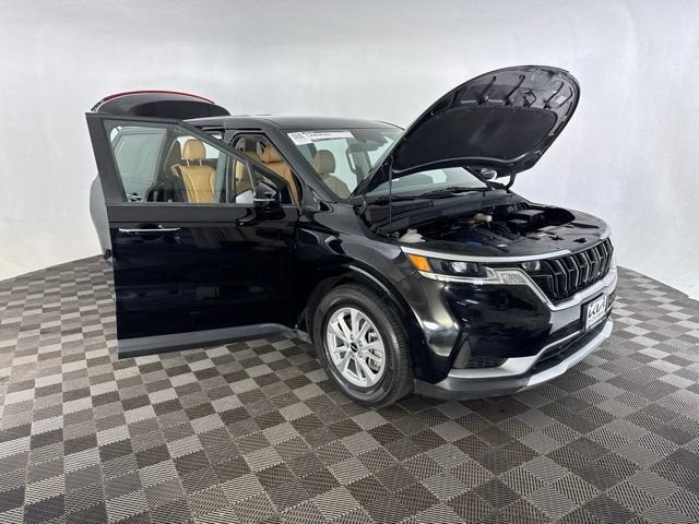 2023 Kia Carnival LX
