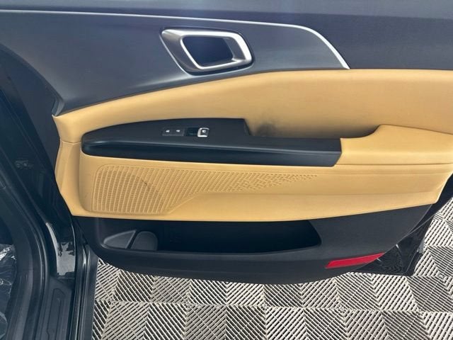 2023 Kia Carnival LX