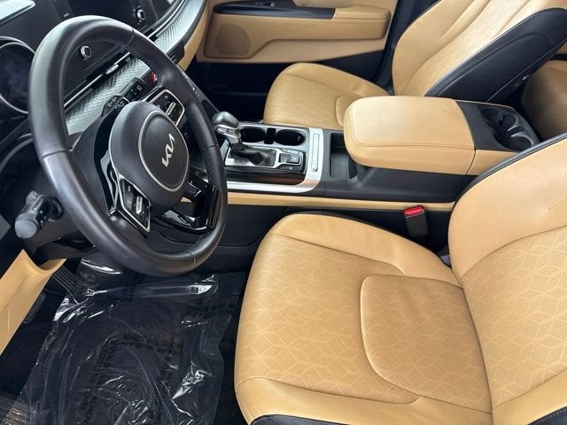 2023 Kia Carnival LX