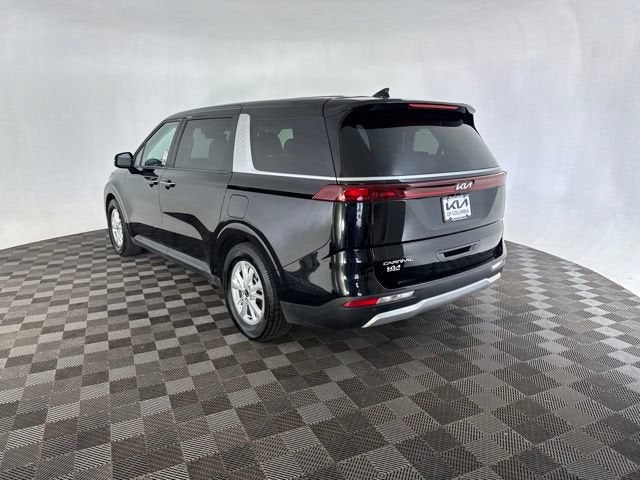 2023 Kia Carnival LX