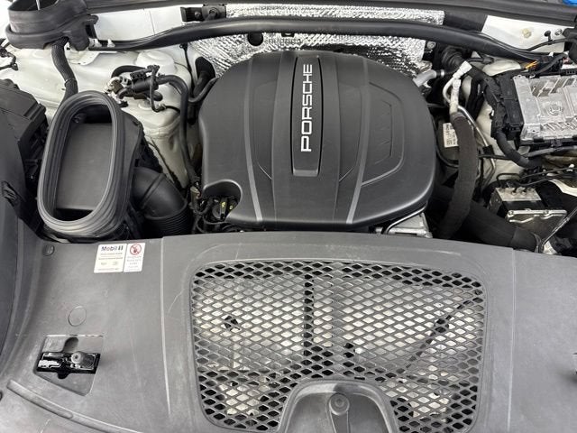 2020 Porsche Macan Base