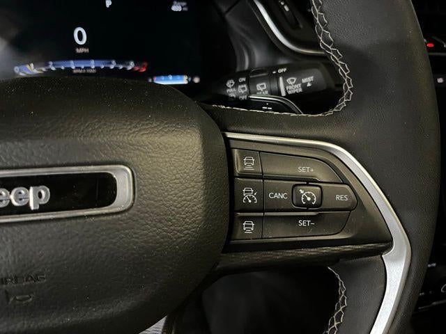 2023 Jeep Grand Cherokee Laredo 4x4