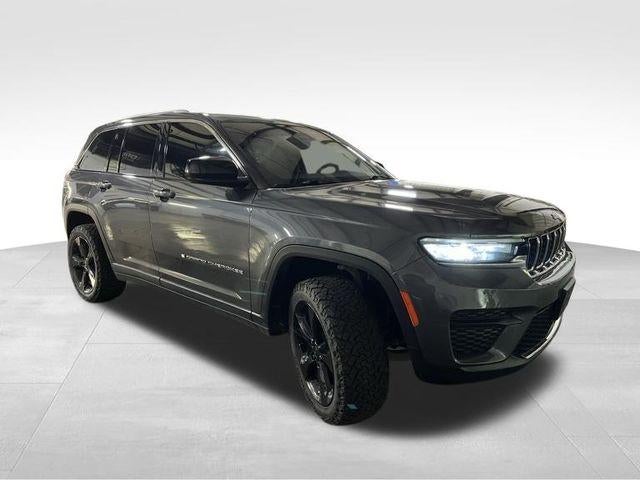 2023 Jeep Grand Cherokee Laredo 4x4