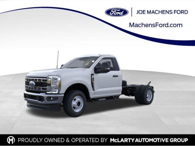 2026 Ford Super Duty F-350 DRW XL 4WD Reg Cab 169" WB 84" CA