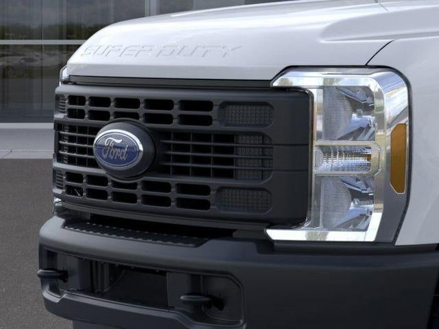 2026 Ford Super Duty F-350 DRW XL 4WD Reg Cab 169" WB 84" CA