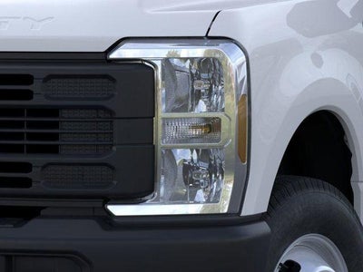 2026 Ford Super Duty F-350 DRW XL 4WD Reg Cab 169" WB 84" CA