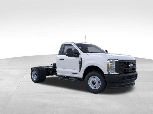 2026 Ford Super Duty F-350 DRW XL 4WD Reg Cab 169" WB 84" CA