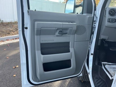 2026 Ford E-Series Cutaway E-350 SRW 138" WB