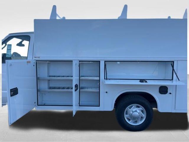 2026 Ford E-Series Cutaway E-350 SRW 138" WB