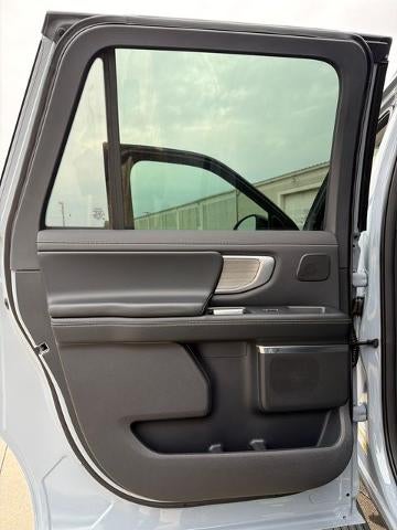 2027 Ford Expedition Max Platinum 4x4