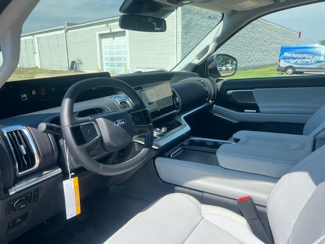 2027 Ford Expedition Max Platinum 4x4