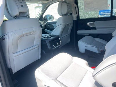 2027 Ford Expedition Max Platinum 4x4