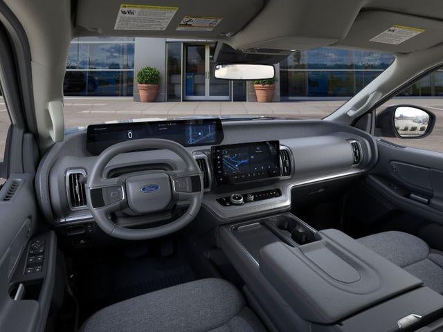 2025 Ford Expedition Active 4x2
