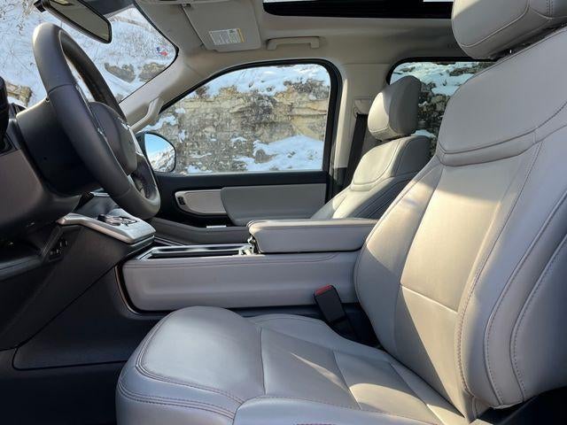 2025 Ford Expedition Active 4x4