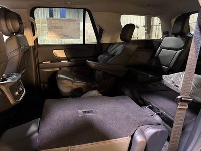2027 Ford Expedition Active 4x4