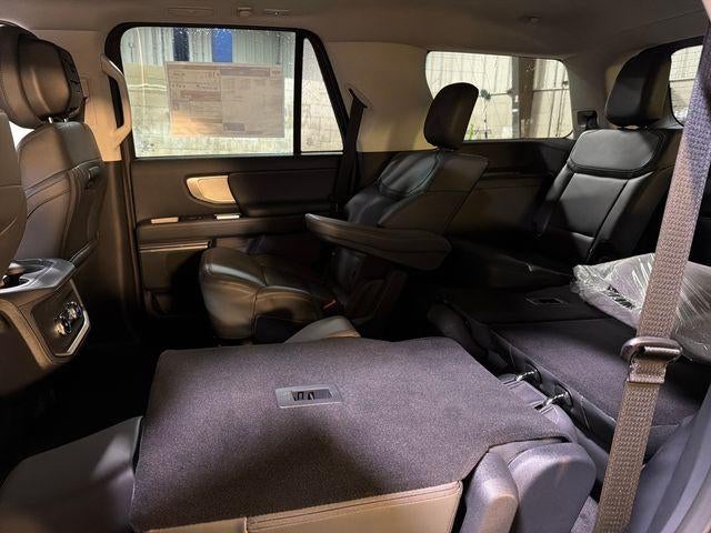 2027 Ford Expedition Active 4x4