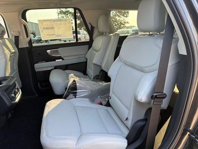 2027 Ford Expedition Platinum 4x4