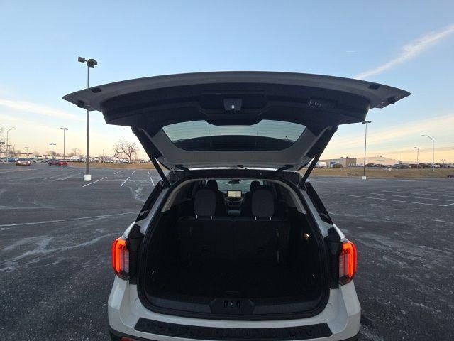 2026 Ford Explorer Active w/100A Pkg 4WD