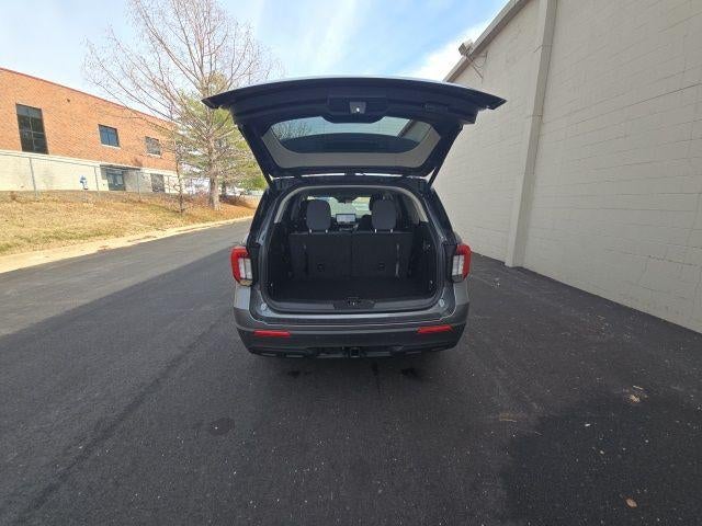 2026 Ford Explorer Active w/100A Pkg 4WD