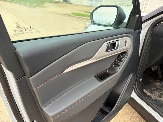 2026 Ford Explorer Active w/100A Pkg 4WD