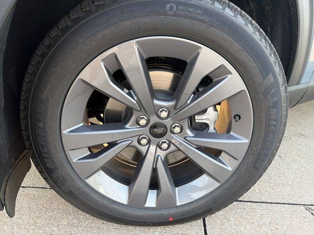 2026 Ford Explorer Active w/100A Pkg 4WD