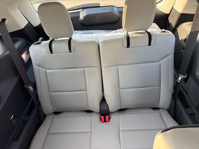2026 Ford Explorer Active w/100A Pkg 4WD