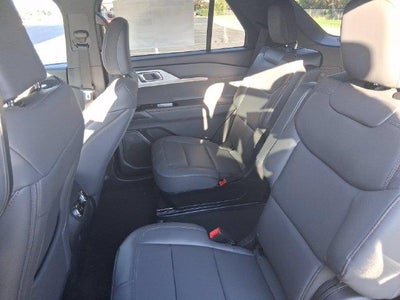 2027 Ford Explorer Active w/100A Pkg 4WD