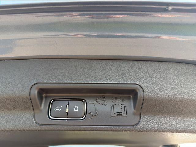 2026 Ford Explorer Active w/100A Pkg 4WD