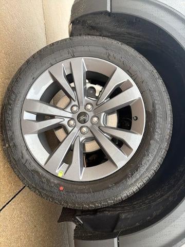 2026 Ford Explorer Active w/100A Pkg 4WD