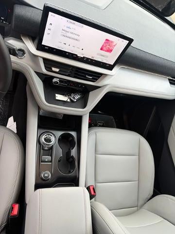 2026 Ford Explorer Active w/100A Pkg 4WD