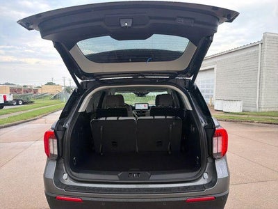 2026 Ford Explorer Active w/100A Pkg 4WD