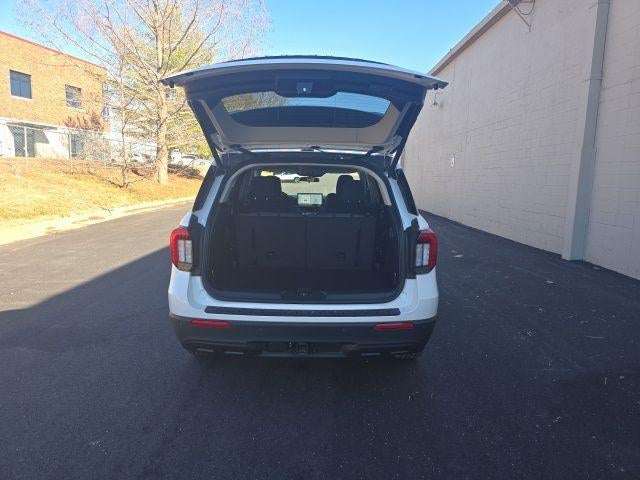 2026 Ford Explorer Active w/100A Pkg 4WD