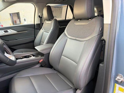 2026 Ford Explorer Active w/100A Pkg 4WD