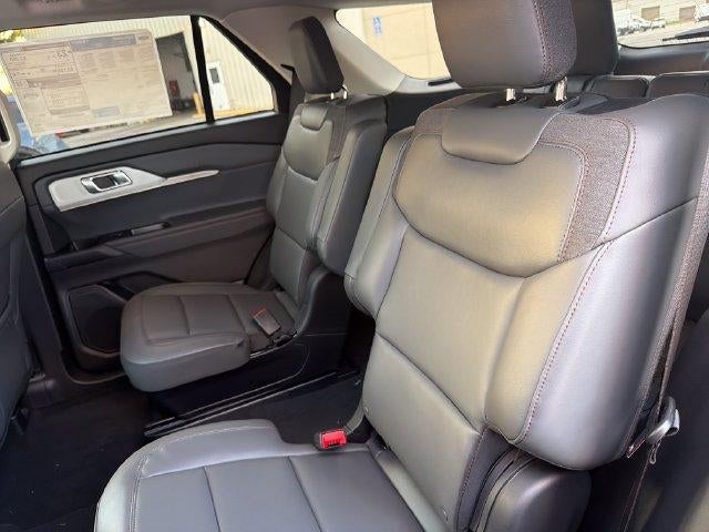 2026 Ford Explorer Active w/100A Pkg 4WD