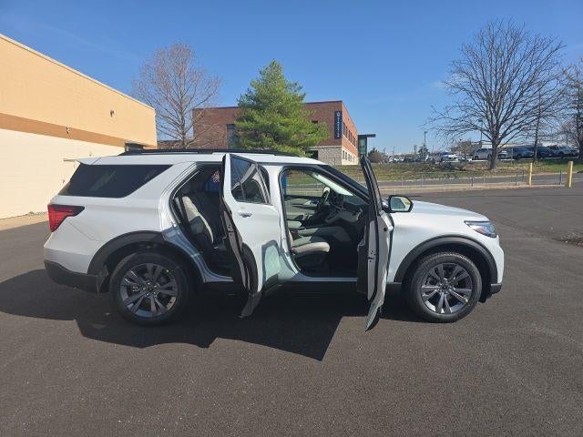 2026 Ford Explorer Active w/100A Pkg 4WD