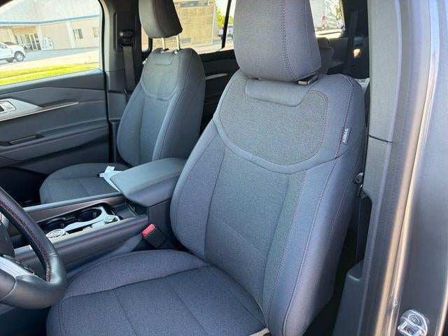 2027 Ford Explorer Active w/100A Pkg 4WD