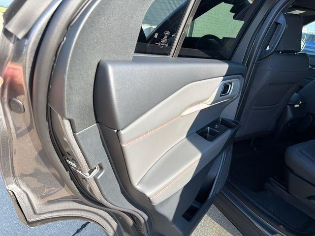 2027 Ford Explorer Active w/100A Pkg 4WD