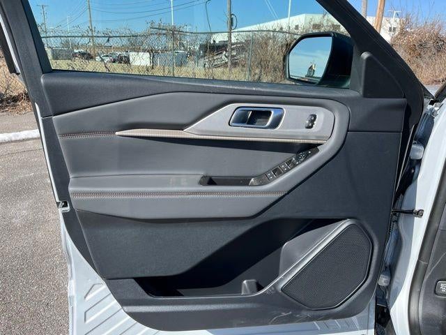 2026 Ford Explorer Active w/100A Pkg 4WD