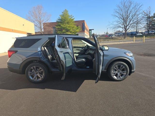 2026 Ford Explorer Active w/100A Pkg 4WD