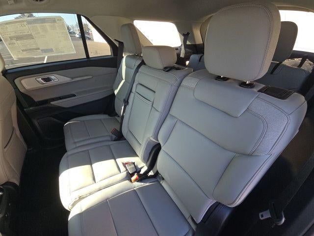2026 Ford Explorer Active w/100A Pkg 4WD