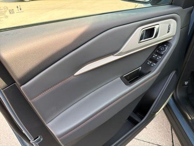 2026 Ford Explorer Active w/100A Pkg 4WD