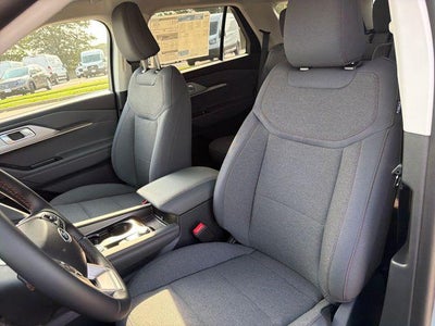 2026 Ford Explorer Active w/100A Pkg 4WD