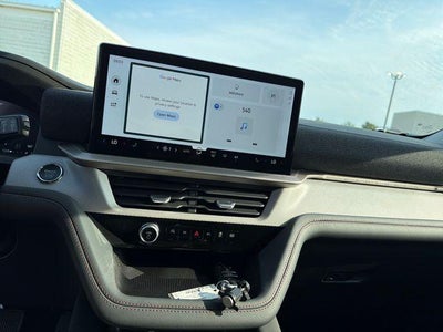 2026 Ford Explorer Active w/100A Pkg 4WD