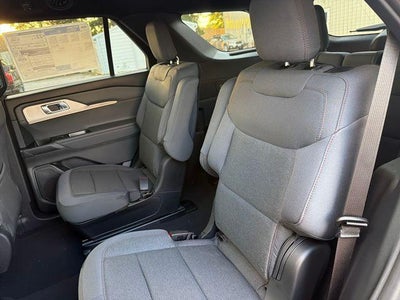 2027 Ford Explorer Active w/100A Pkg 4WD