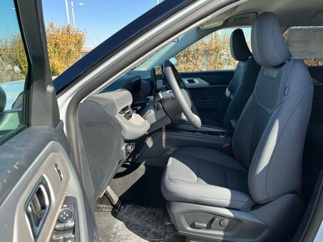 2026 Ford Explorer Active w/100A Pkg 4WD