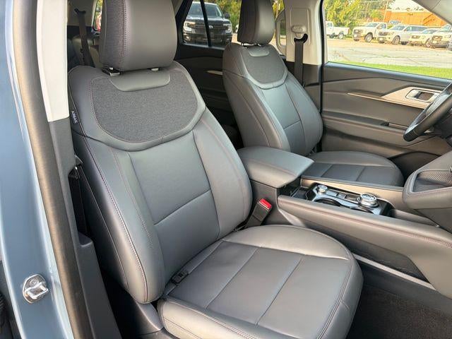 2026 Ford Explorer Active w/100A Pkg 4WD