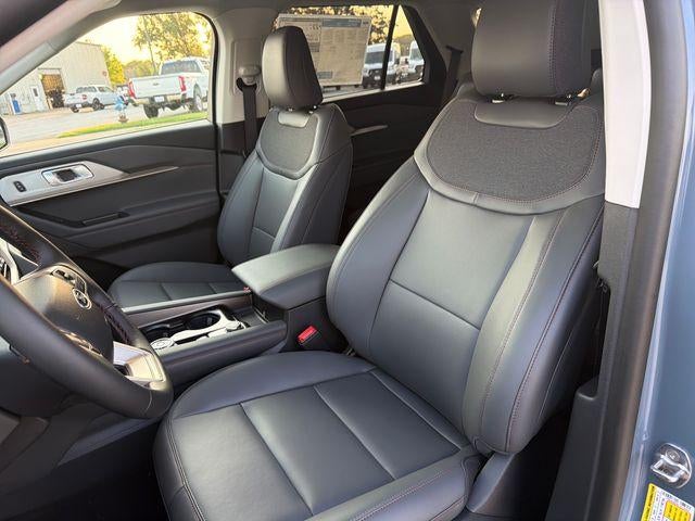 2026 Ford Explorer Active w/100A Pkg 4WD